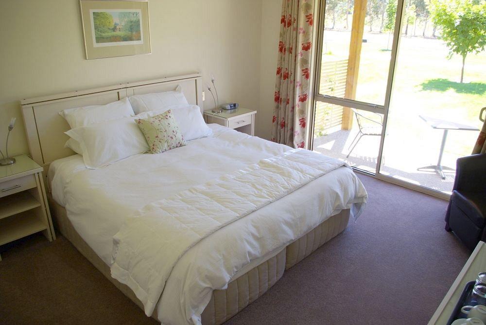Albert Town Maple Lodge Luxury Bed & Breakfast מראה חיצוני תמונה