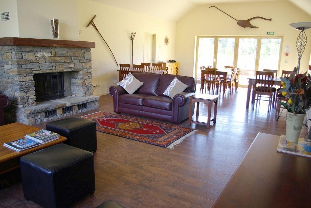 Albert Town Maple Lodge Luxury Bed & Breakfast מראה חיצוני תמונה