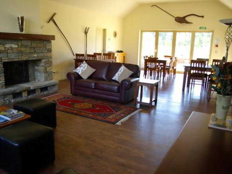 Albert Town Maple Lodge Luxury Bed & Breakfast מראה חיצוני תמונה