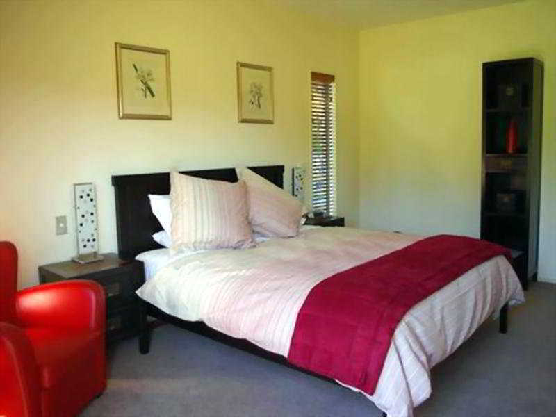 Albert Town Maple Lodge Luxury Bed & Breakfast מראה חיצוני תמונה
