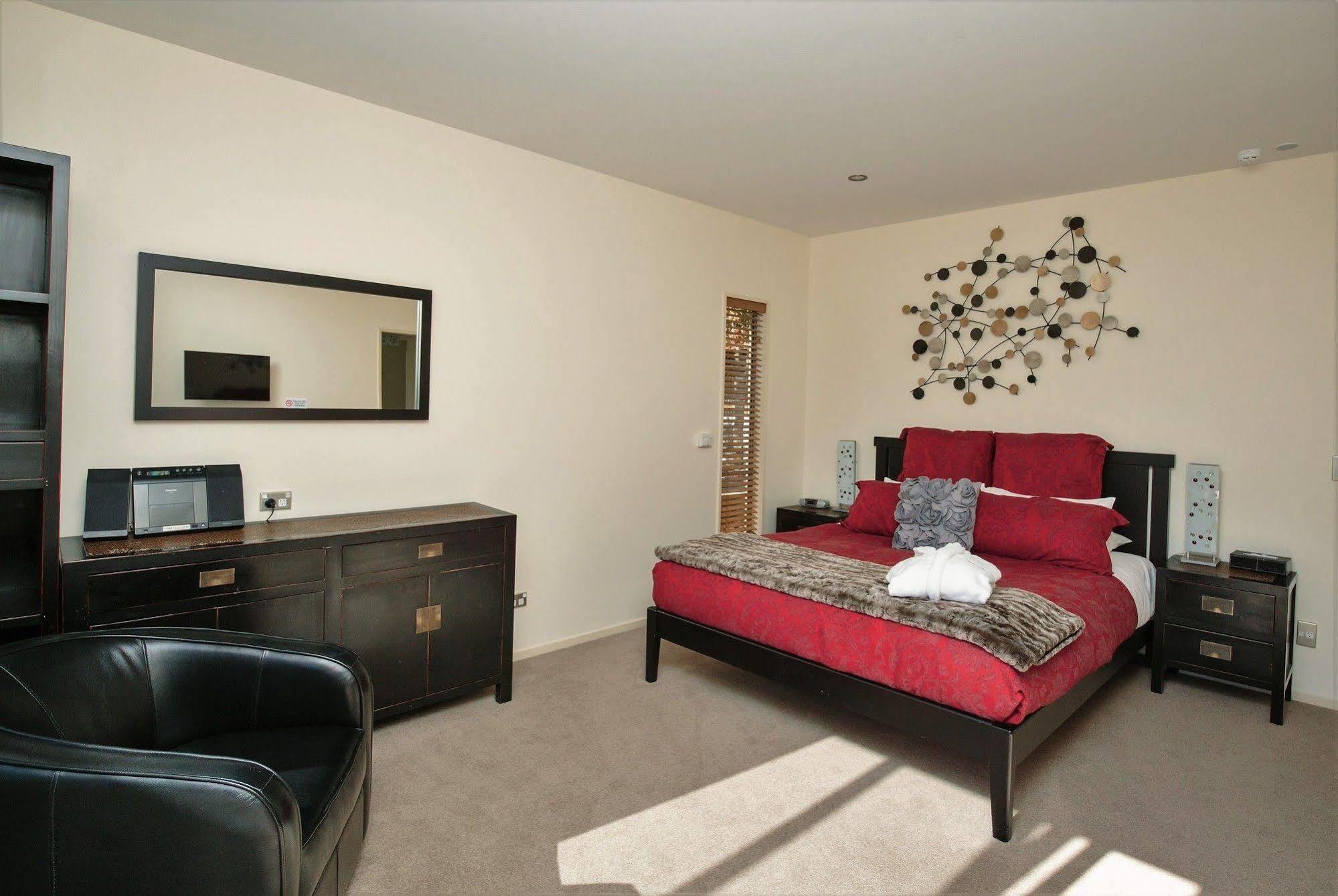 Albert Town Maple Lodge Luxury Bed & Breakfast מראה חיצוני תמונה