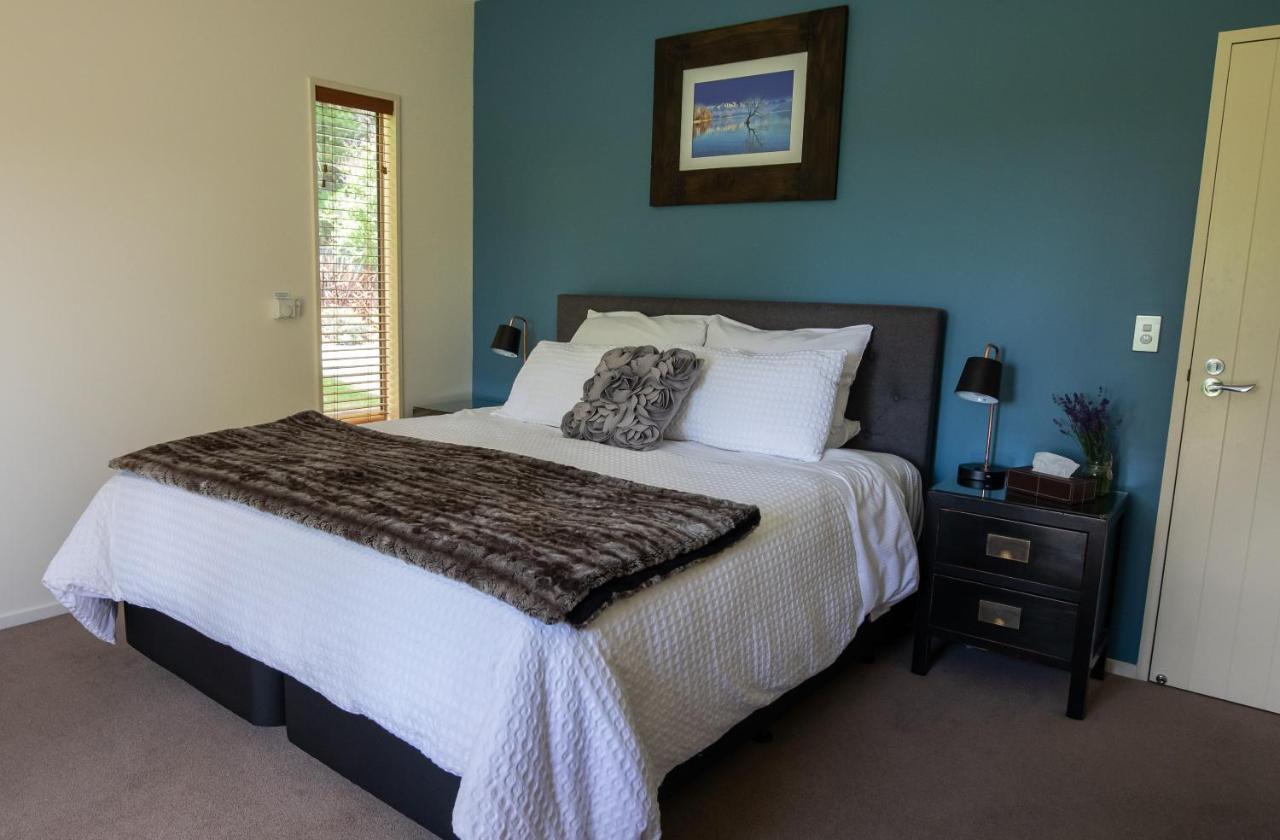 Albert Town Maple Lodge Luxury Bed & Breakfast מראה חיצוני תמונה