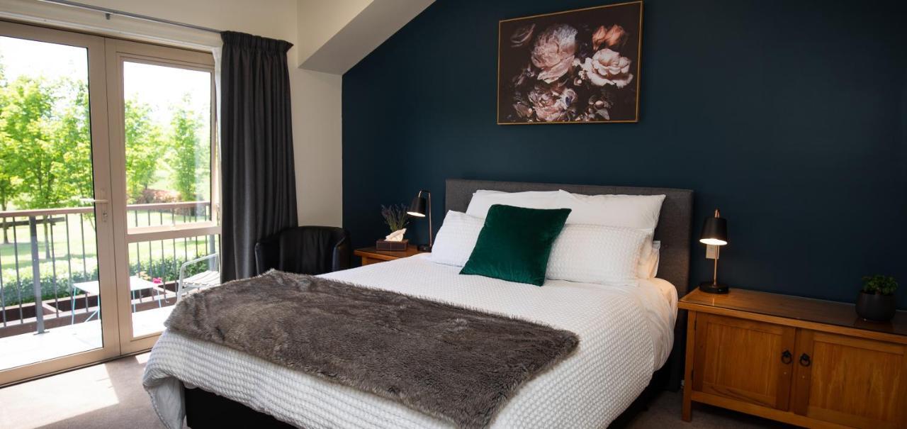 Albert Town Maple Lodge Luxury Bed & Breakfast מראה חיצוני תמונה