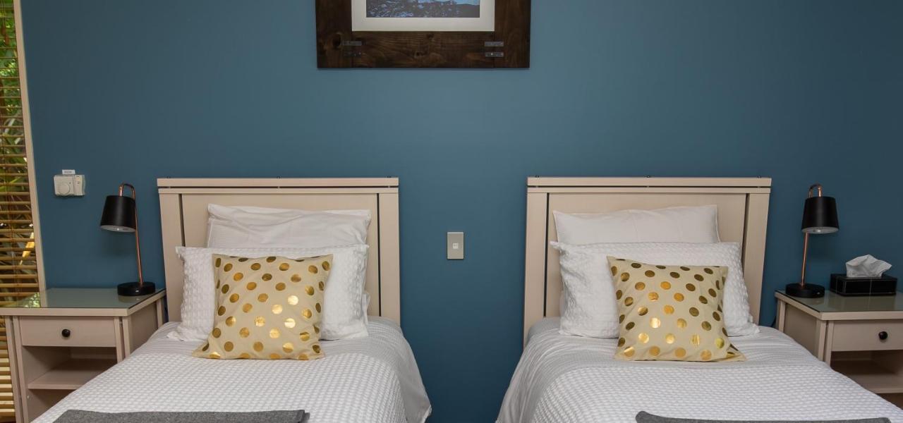 Albert Town Maple Lodge Luxury Bed & Breakfast מראה חיצוני תמונה