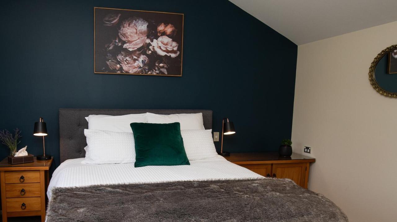 Albert Town Maple Lodge Luxury Bed & Breakfast מראה חיצוני תמונה