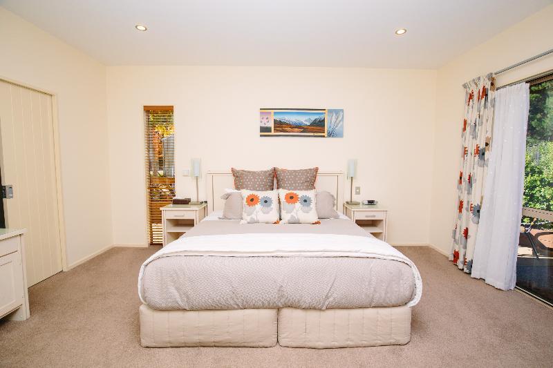 Albert Town Maple Lodge Luxury Bed & Breakfast מראה חיצוני תמונה
