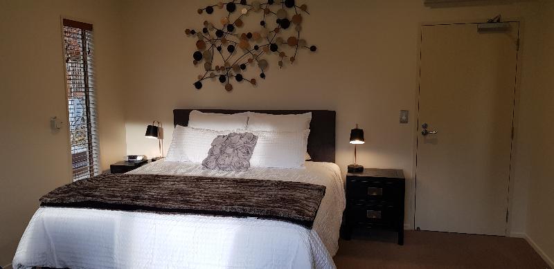 Albert Town Maple Lodge Luxury Bed & Breakfast מראה חיצוני תמונה